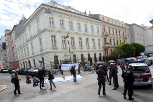 Naame Shaam protest at the Iranian embassy in Vienna, 12 May 2014